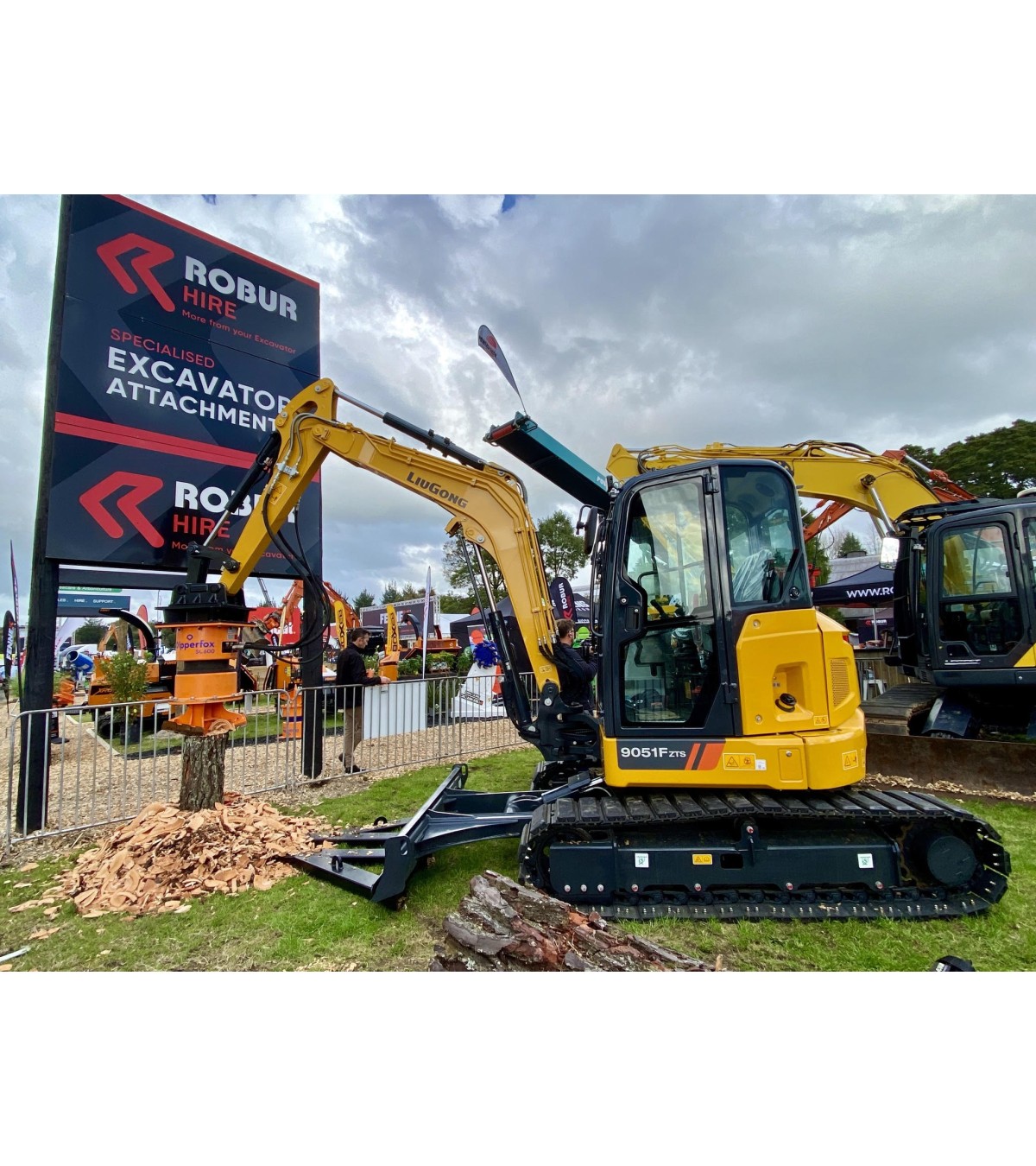 case study: robur hire dipperfox case study - final drive replacement
